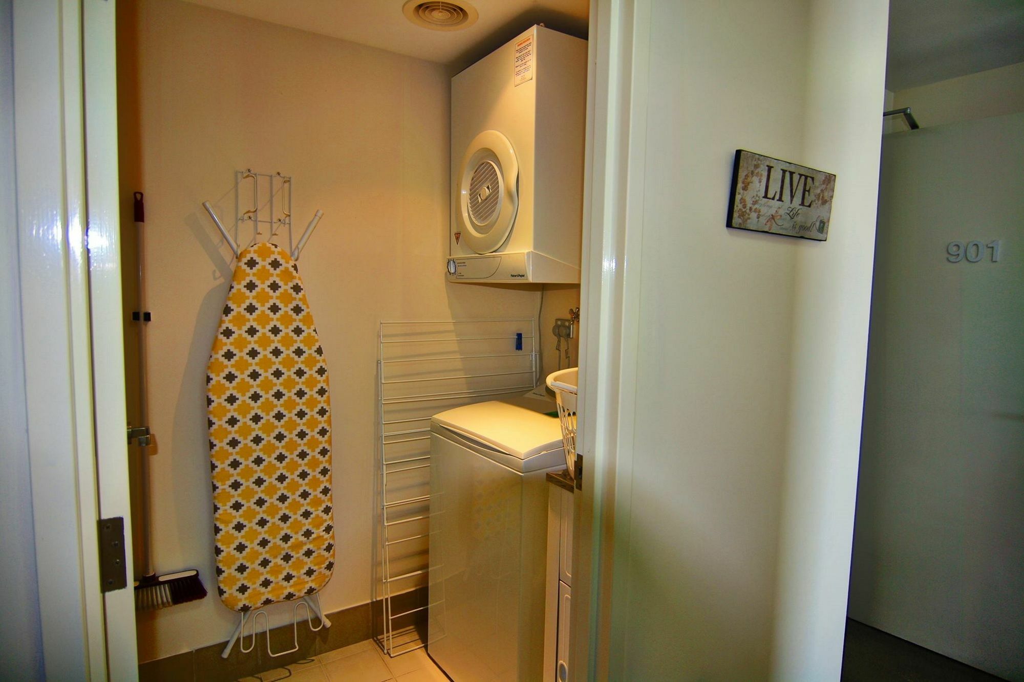 Sevan Apartments Форстър Екстериор снимка